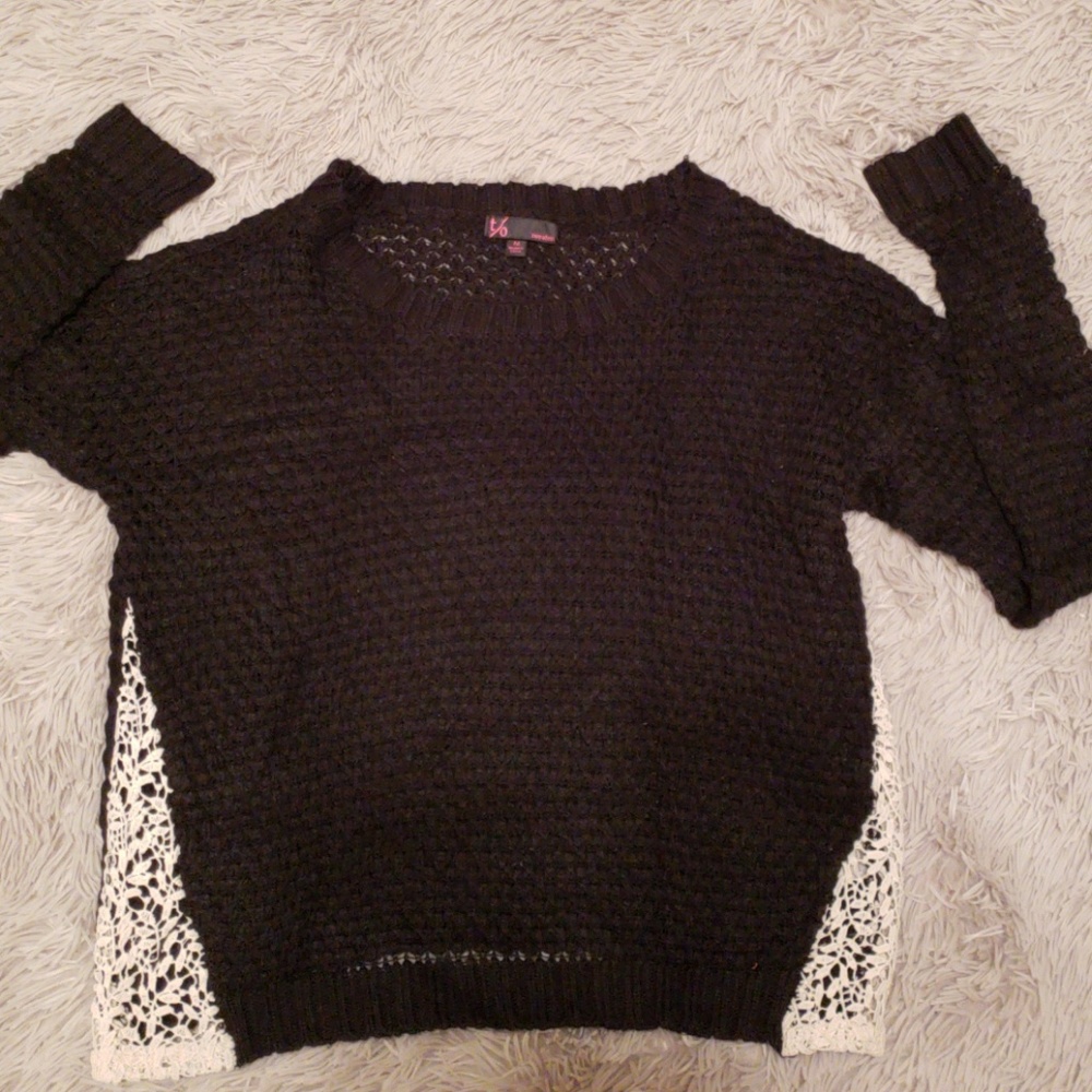 Cute light Black Sweater with lace detail